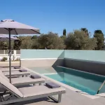 Valora فيلة